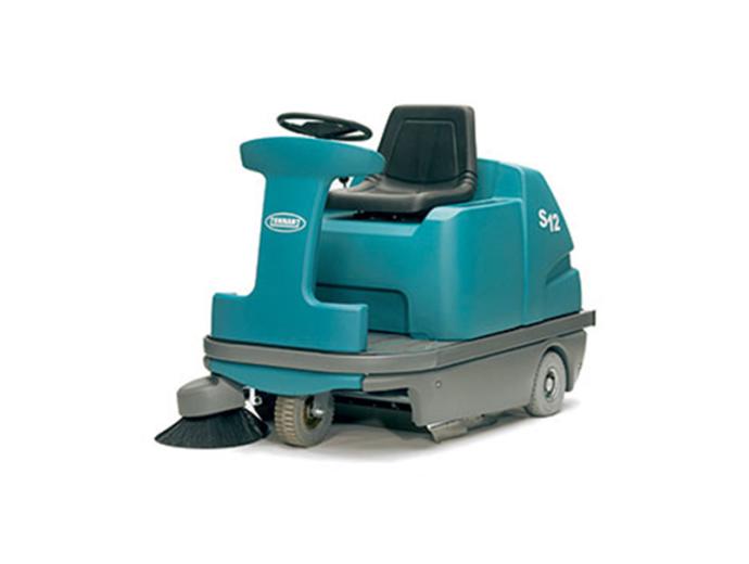 Compact ride-on sweeper Tennant S12 - S12 - Ride-on sweepers | GAM Online