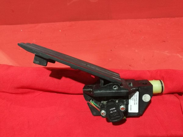 ACCELERATOR PEDAL JUNGHEINRICH EFG 318-320| Remanufactured Parts | GAM Online