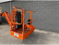 2005 JLG E400AJP