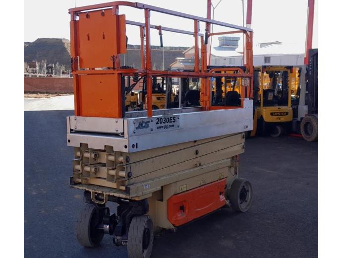 2013 JLG 2030 ES