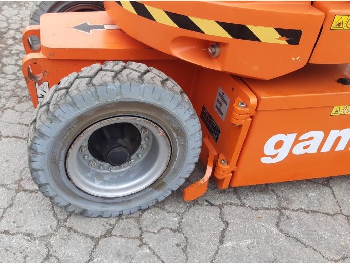 2014 JLG E300AJP