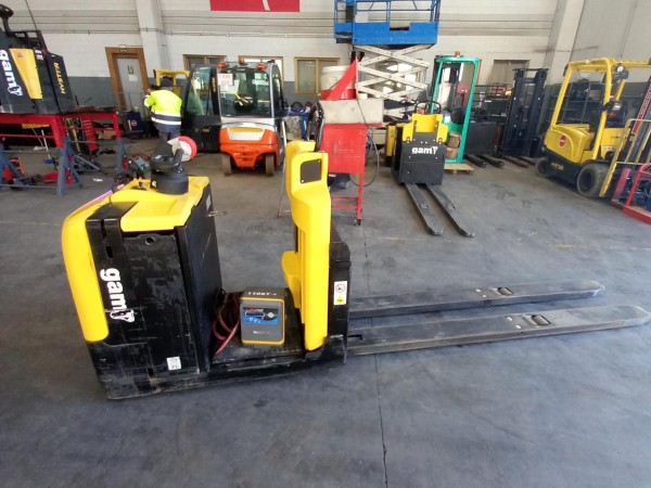 2020 HYSTER LO2.0