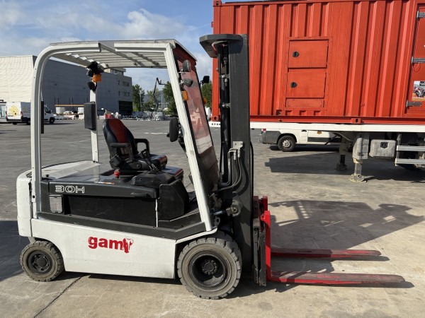 2015 UNICARRIERS G1Q2L30Q