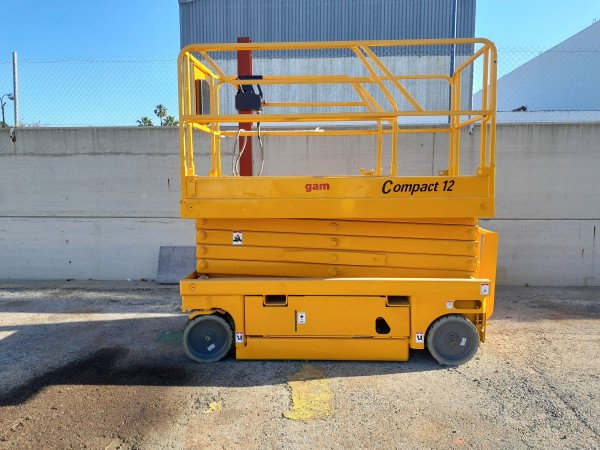 2006 HAULOTTE COMPACT 12